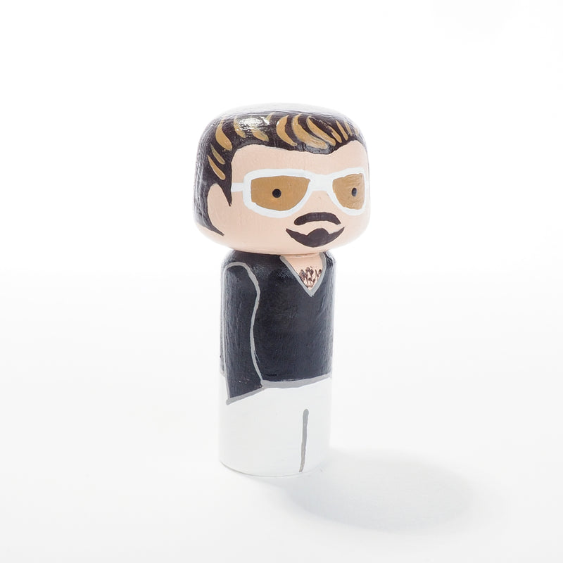 Personalized family peg doll portrait with city landscape - London, UK