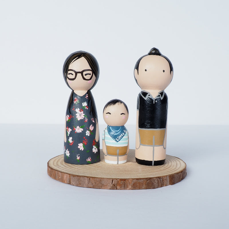 Family Peg Dolls - Family Portrait on Mini wooden dolls